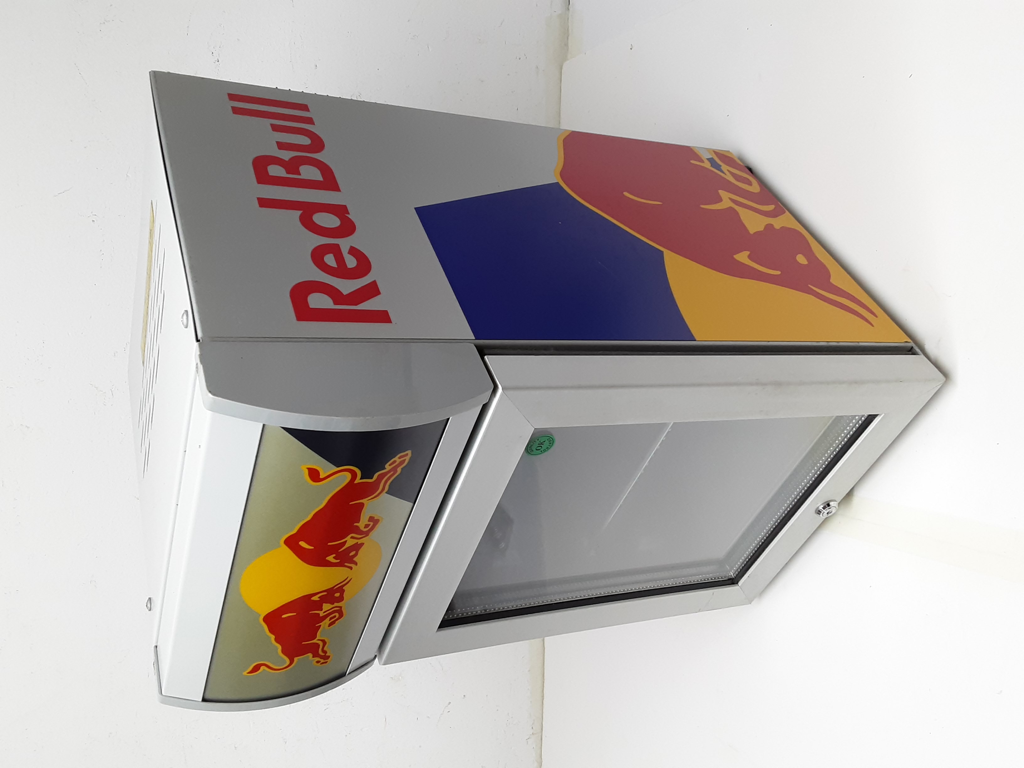 nevera sobremesa red bull panel luminoso (funciona) 55x29'5x37 1u